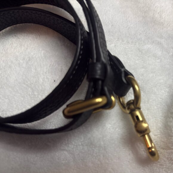 Coach Cary Shoulder bag.  Black with gold hardware - Picture 8 of 14